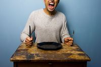 Cegah Berat Badan Naik, Ikuti 5 Tips Ini Saat Menikmati Makanan Enak