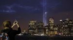 Penampakan Cahaya Lampu Penghormatan 17 Tahun Tragedi WTC