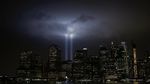 Penampakan Cahaya Lampu Penghormatan 17 Tahun Tragedi WTC