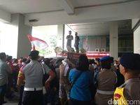 Demo driver online di kantor Go-Jek