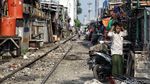 Potret Permukiman yang Tak Pernah Hilang dari Pinggir Rel Jakarta