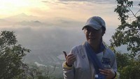 Wanita yang didapuk menjadi Duta United Nations Development Program (UNDP) ini pernah menyebut sangat menyukai olahraga berenang dan mendaki gunung. (Instagram @michelleyeoh_official)