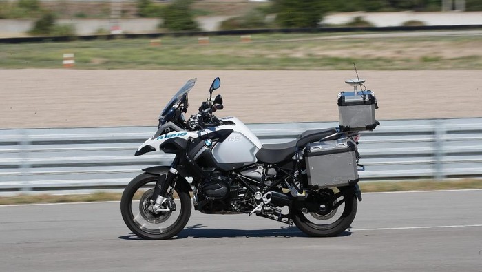 BMW R1200GS yang Sudah Dilengkapi Teknologi Otonom