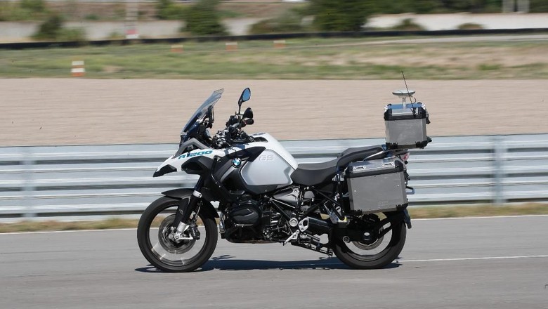 BMW R1200GS yang Sudah Dilengkapi Teknologi Otonom BMW R1200GS yang Sudah Dilengkapi Teknologi Otonom