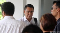 Mantan anggota DPR dari Fraksi Partai Golkar Fayakhun Andriadi menghadapi persidangan di Pengadilan Tindak Pidana Korupsi, Jakarta, Rabu (12/9/2018).