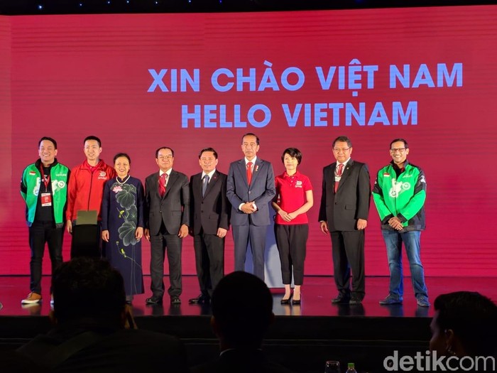 Jokowi jadi saksi kelahiran Go-Jek Vietnam (Foto: Adi Fida Rahman/detikinet) Jokowi jadi saksi kelahiran Go-Jek Vietnam (Foto: Adi Fida Rahman/detikinet)
