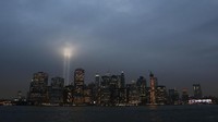 Festival lampu di Kota New York itu berlangsung untuk mengenang peristiwa 11 September (9/11) 17 tahun lalu. Brendan Mcdermid/Reuters.