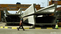 U- Shape Girder memiliki keunikan dibandingkan dengan girder lainnya. Bentuknya yang tipis dan ramping merupakan suatu bentuk penerapan, tanpa sedikit pun mengurangi fungsi strukturnya.