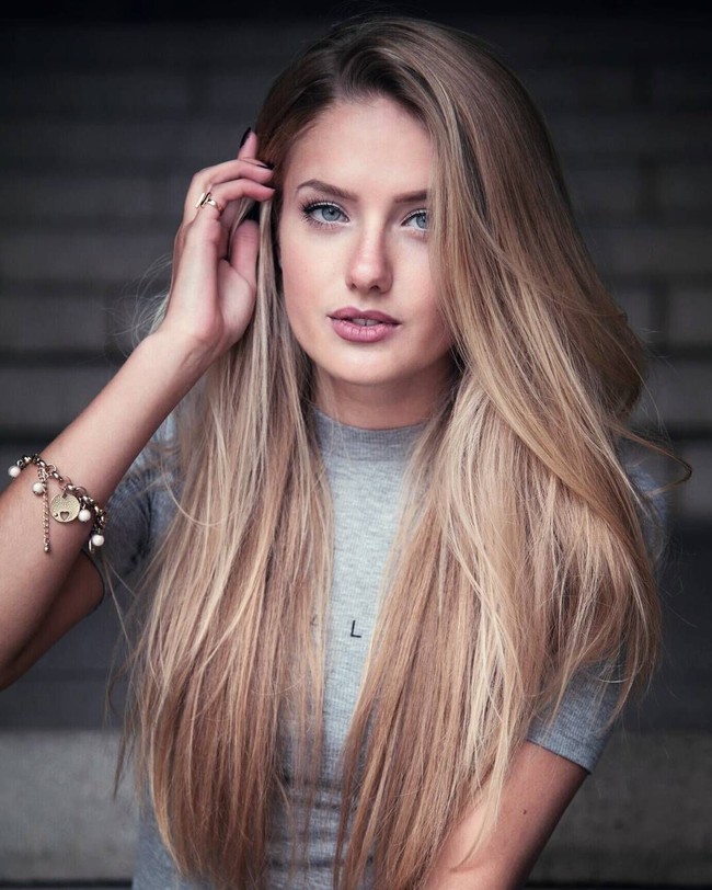 Aku sudah melihat banyak wanita cantik, ada yang tua dan muda. Jadi, aku tidak terlalu cantik. Mungkin saja aku cantik, tapi tidak terlalu. Aku sudah menjadi atlet sejak masih anak-anak dan memang bercita-cita menjadi atlet. Jujur saja aku bingung dengan komentar yang ada, tapi tak akan jadi masalah bagiku, kata Alica menanggapi komentar netizen seperti dikutip situs Vanityfair. Foto: Instagram