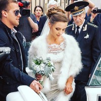 Pernikahan mereka pada 2015 silam sempat bikin geger di Rusia. Lantaran, perbedaan usia yang terlampau jauh. Usia Ivan lebih tua 60 tahun dari Natalia. Tak sedikit yang berkomentar Natalia seperti menikahi kakeknya.  Foto: dok. Instagram (@natalia_krasko)