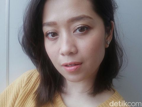 Review Lipstik Tint Hasil Matte dari Clio