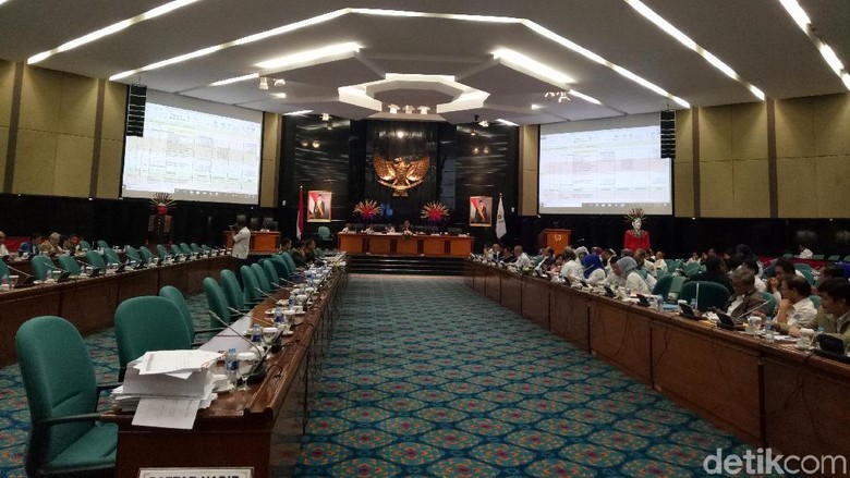 H-3 Jabatan Berakhir, DPRD DKI Gelar Paripurna Sahkan APBD Perubahan 2019 H-3 Jabatan Berakhir, DPRD DKI Gelar Paripurna Sahkan APBD Perubahan 2019