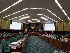 H-3 Jabatan Berakhir, DPRD DKI Gelar Paripurna Sahkan APBD Perubahan 2019