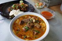 Makan Siang Enak Dengan Soto Tangkar Di 5 Tempat Ini