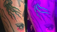 Keren ya karya seninya ditambah dengan glowing in the UV. Foto: Instagram/fici.tattoo