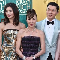 Michelle bersama para pemeran Crazy Rich Asians saat menghadiri premier film tersebut di Los Angeles. (Foto: Getty Images)