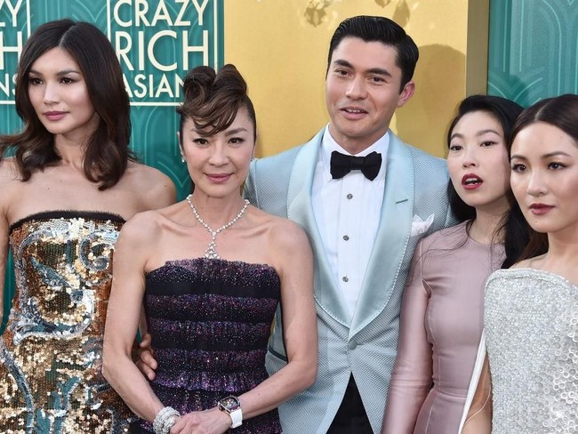 Michelle bersama para pemeran Crazy Rich Asians saat menghadiri premier film tersebut di Los Angeles. (Foto: Getty Images)