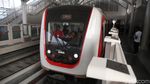 Antusias Masyarakat saat Uji Coba Terbatas LRT