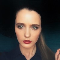 Alasan Ivan menceraikan wanita cantik itu adalah karena ia ingin punya anak lagi. Meski dia sudah punya anak dan cucu, namun si kakek masih terobsesi punya anak bayi lagi.  Foto: Instagram (@ natalia_krasko)