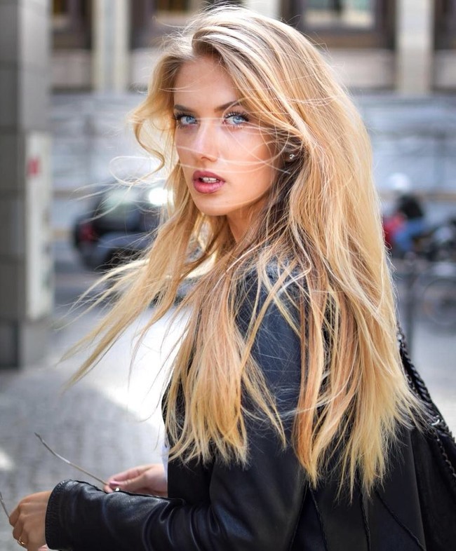  Wanita berambut pirang ini juga memesona dengan rona matanya yang berwarna biru indah. Foto: Instagram