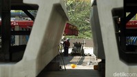 Untuk pertama kalinya, U- Shape Girder digunakan di Indonesia dan lahir di Pabrik Precast milik PT Adhi Karya.