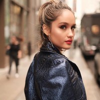 Mewakili Indonesia, Cinta Laura diundang untuk menghadiri fashion show Coach yang menjadi bagian New York Fashion Week 2019. Aktris yang telah merambah Hollywood itu pun tentu hadir dengan tampilan stylish. Foto: Instagram @claurakiehl