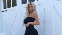 Kylie pun menyebut bahwa beberapa bagian tubuhnya berubah, seperti payudara yang membesar 3 kali lipat, pinggul dan bokong yang juga membesar. Dok. Instagram/kyliejenner