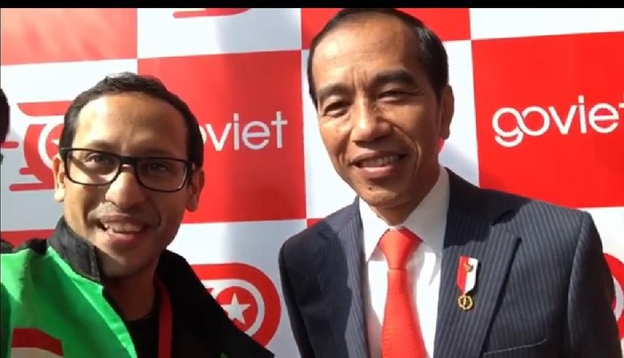 Jokowi todong Nadiem Makarim. Foto: Adi Fida Rahman/detikinet Jokowi todong Nadiem Makarim. Foto: Adi Fida Rahman/detikinet