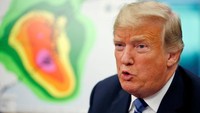 Pemerintah AS pun memerintahkan warga di bagian tenggara untuk dievakuasi ke tempat yang lebih aman untuk meminimalisir korban jiwa akibat terjangan badai Florence. Seperti dilansir Reuters, Rabu (12/8/2018), badai Florence merupakan badai kategori 4 pertama yang menerjang North Carolina dalam enam dekade terakhir. Terakhir kalinya, badai kategori 4 yang menerjang North Carolina adalah badai Hazel tahun 1954 yang menewaskan 19 orang. Leah Millis/Reuters.
