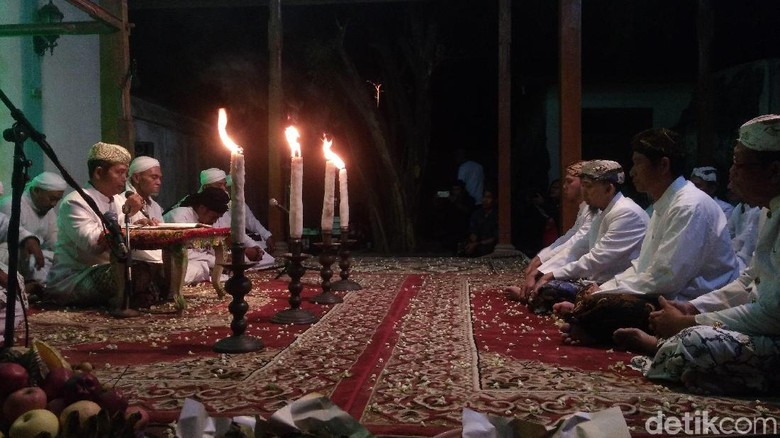 Hari Jadi Cirebon, Keraton Kanoman Gelar Ritual Pembacaan Babad Hari Jadi Cirebon, Keraton Kanoman Gelar Ritual Pembacaan Babad