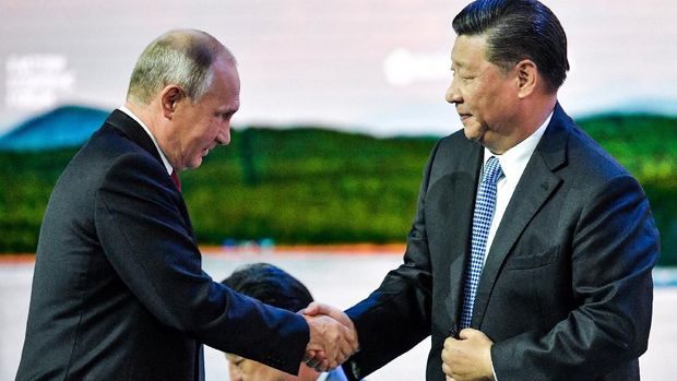Presiden Rusia Vladimir Putin dan Presiden China Xi Jinping