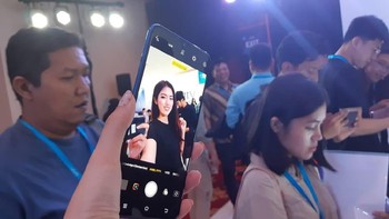 Vivo V11 Pro hadir dengan asisten pribadi berbasis AI yang disebut Jovi. Foto: Virgina Maulita Putri/detikINET
