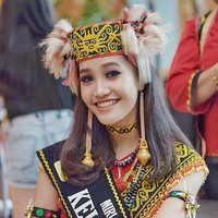 Dalam profil Instagramnya, Larissa menyebut dirinya sebagai Leto Kenyah. Leto merupakan bahasa Suku Dayak yang berarti wanita. Foto: Instagram