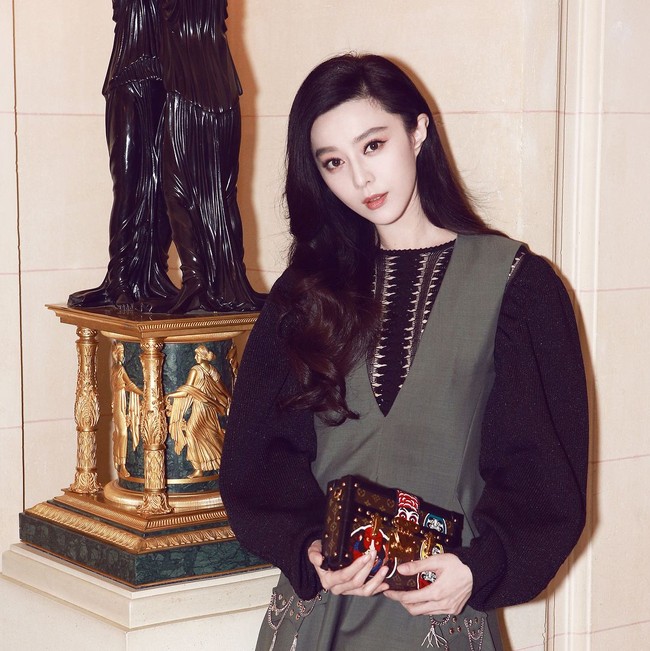 Namun kesuksesannya itu tidak diikuti dengan ketaatannya membayar pajak pada negara. Kini Fan Bingbing disebut-sebut telah ditahan dan siap bertanggungjawab pada perbuatannya. Foto: Instagram