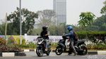 Terlalu! Pemotor Rampas Jalur Penyandang Disabilitas