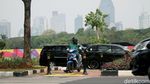 Terlalu! Pemotor Rampas Jalur Penyandang Disabilitas