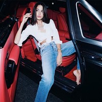 Anastasia Reshetova merupakan salah satu model asal Rusia yang cukup populer. Ia pun memiliki 2,1 juta lebih pengikut di Instagram. Foto: Instagram