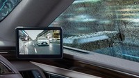 Digital Outer Mirrors menawarkan visibilitas yang bisa diperluas saat mobil berbelok atau sedang mundur. Foto: Dok. Lexus