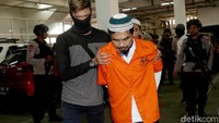 Wawan juga terluka dalam kejadian itu dan sempat dirawat di rumah sakit akibat luka tembak di bahu kirinya. Dia kemudian dibawa ke Rutan Nusakambangan, Jawa Tengah bersama tahanan terorisme lainnya.