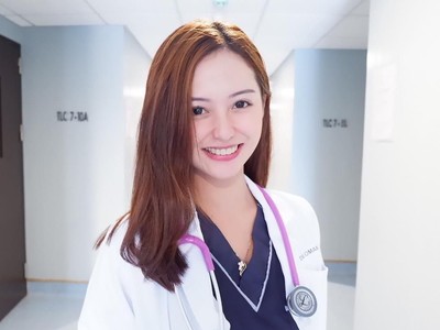Foto: Dokter Sunat Tercantik di Filipina yang Suka ke Pantai Foto: Dokter Sunat Tercantik di Filipina yang Suka ke Pantai