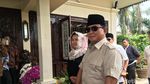 Potret Prabowo Cium Tangan Istri Gus Dur