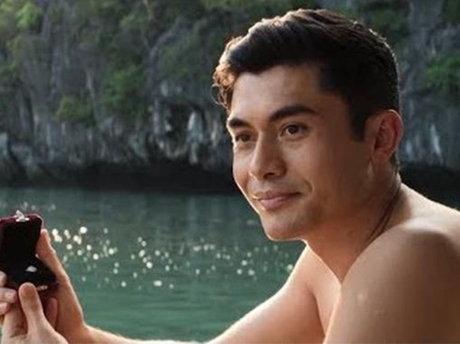 Untuk melamar Rachel, Nick membeli sebuah cincin bertatahkan berlian. Wanita mana yang tidak bahagia dilamar dengan perhiasan mewah? Foto: Istimewa