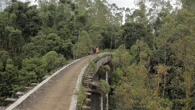 Nanti Ada Jalur Kereta ke Kawah Putih dan Pangandaran
