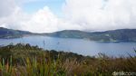 Foto: Pantai Pasir Putih di Atas Pegunungan Papua Barat