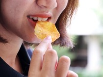 Pengin Ngemil Setelah Makan? Studi Ungkap Ini Sebabnya