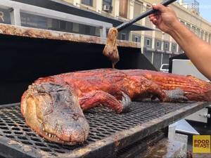 4 Hidangan Daging Panggang Ekstrem, dari Cicak hingga Buaya Panggang!