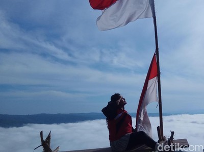 Pesona Negeri Atas Awan di Sulawesi Utara Pesona Negeri Atas Awan di Sulawesi Utara
