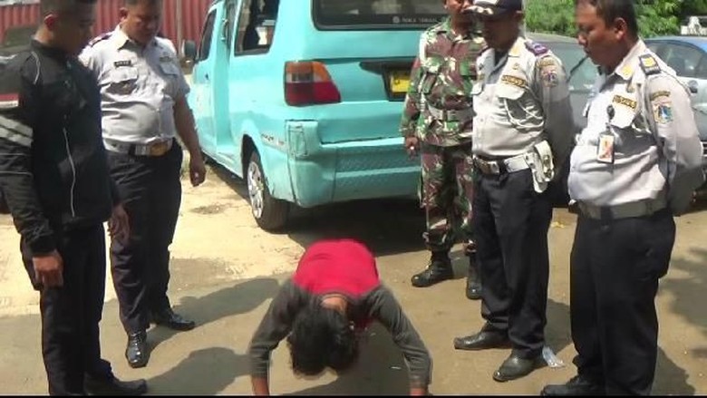 Hindari Razia, ABG Sopir Mikrolet Tabrak Petugas di Kalibata Hindari Razia, ABG Sopir Mikrolet Tabrak Petugas di Kalibata