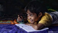 Ada juga dari mereka yang sedang belajar dengan segala keterbatasan yang ada.