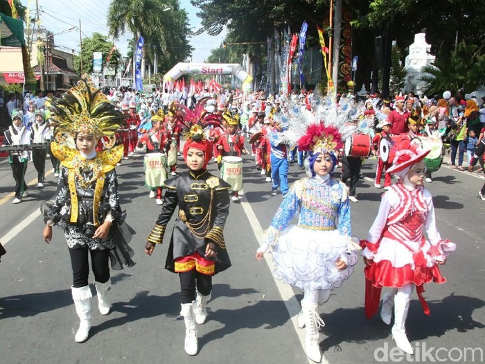 Begini Meriahnya Pawai Taaruf Peringati 1 Muharam di Banyuwangi